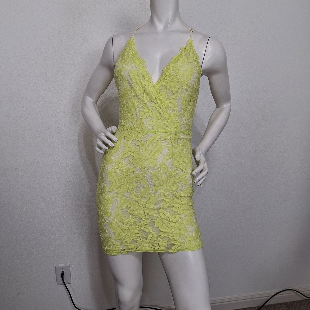 Greylin Revolve Yellow Tuluna V-Neck Romantic Boho Lace Mini Dress Size XS